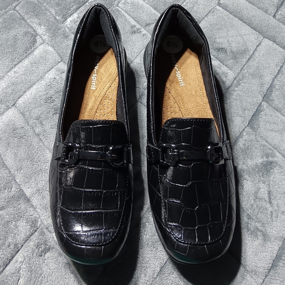 Easy Spirit Shoes - EASY SPIRIT Women's Abigail3 - C Black Croc Print Casual Flats - 6.5M